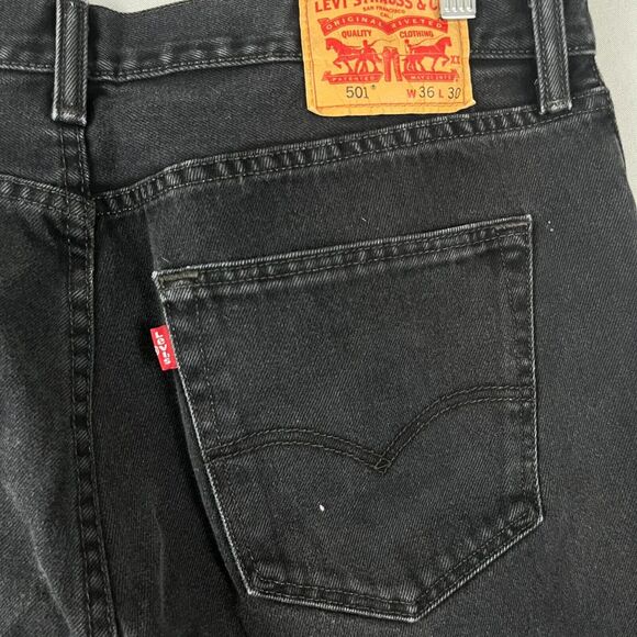 Levi's 501 Jeans Men's 36x30 Black Straight Fit Original Button Fly Denim Pants - Picture 4 of 6